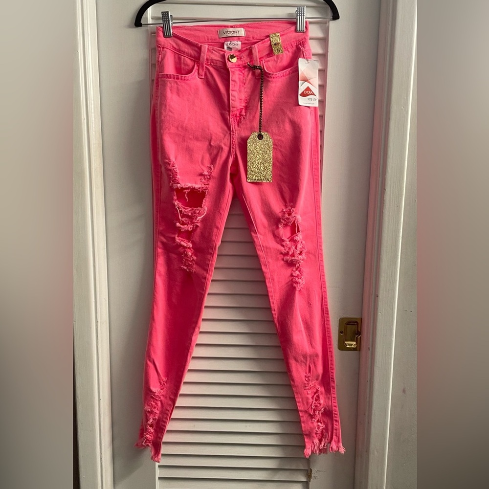 NWT Vibrant M.I.U Neon Pink Distressed Jeans/Jeggings. Size 5